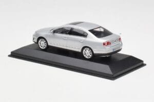 Volkswagen Passat B6 Stříbrný Minichamps 1:43 PASSAT003 Kov – obrázek 3 z 4