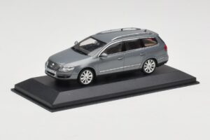 Volkswagen Passat B6 Variant Grey Metallic Minichamps 1:43 PASSAT005 Kov – obrázek 2 z 4