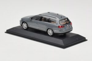 Volkswagen Passat B6 Variant Grey Metallic Minichamps 1:43 PASSAT005 Kov – obrázek 3 z 4