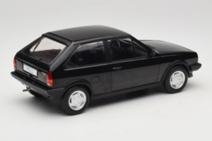 Volkswagen Polo II Coupe G40 Černý MCG 1:18 MCG18524 Kov – obrázek 2 z 6