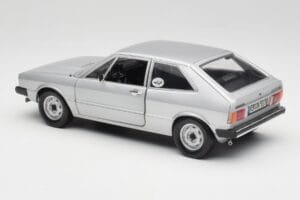 Volkswagen Scirocco GT Mk1 Silver Metallic Revell 1:18 08833 Kov – obrázek 7 z 8