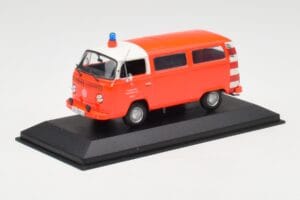 Volkswagen T2 Bus Hasiči Frankfurt Červené Nárazníky Minichamps 1:43 400053091-V1 Kov – obrázek 2 z 4