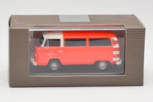 Volkswagen T2 Bus Hasiči Frankfurt Minichamps 1:43 400053091-R Kov – obrázek 4 z 4