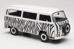 Volkswagen T2a Bus Safari Schuco 1:18 191 Kov – obrázek 6 z 8