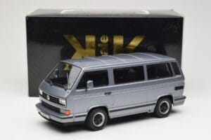 Volkswagen T3 Porsche B32 Minibus Modrý KK-Scale 1:18 KKDC180221 Kov – obrázek 6 z 6