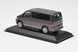 Volkswagen T5 Bus Bronze Metallic Minichamps 1:43 4039378412203 Kov – obrázek 3 z 4