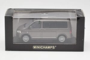 Volkswagen T5 Bus Bronze Metallic Minichamps 1:43 4039378412203 Kov – obrázek 4 z 4