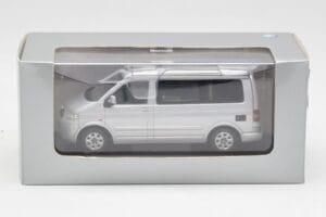 Volkswagen T5 California Stříbrný Minichamps 1:43 7H8099300GPA7W Kov – obrázek 4 z 4