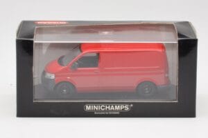 Volkswagen T5 Dodávkový Vůz Červený & Černá Kola Minichamps 1:43 400052260-B Kov – obrázek 4 z 4