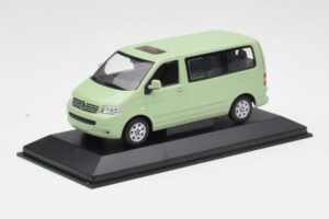 Volkswagen T5 Multivan California Limetkově Zelený Dealer Minichamps 1:43 400052201-D1 Kov – obrázek 2 z 4