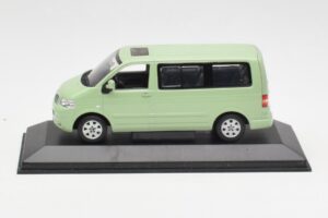 Volkswagen T5 Multivan California Limetkově Zelený Dealer Minichamps 1:43 400052201-D1 Kov