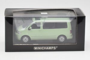 Volkswagen T5 Multivan California Limetkový Minichamps 1:43 400052201 Kov – obrázek 4 z 4