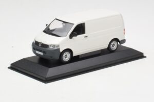 Volkswagen T5 Transporter Bílý Minichamps 1:43 T5002-B Kov – obrázek 2 z 4
