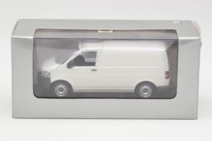 Volkswagen T5 Transporter Bílý Minichamps 1:43 T5002-B Kov – obrázek 4 z 4