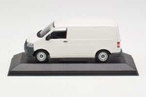 Volkswagen T5 Transporter Bílý Minichamps 1:43 T5002-B Kov