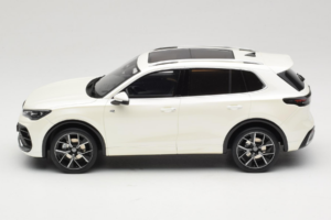 Volkswagen Tiguan R-Line Oryx White Pearl Otto 1:18 OT1219 Pryskyřice – obrázek 3 z 6