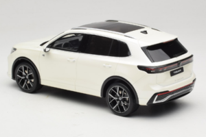 Volkswagen Tiguan R-Line Oryx White Pearl Otto 1:18 OT1219 Pryskyřice – obrázek 5 z 6