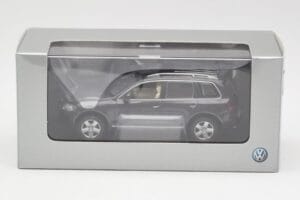 Volkswagen Touareg Šedý Minichamps 1:43 TOUAREG001 Kov – obrázek 4 z 4