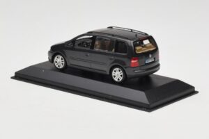 Volkswagen Touran 1T Tmavě Zelený Minichamps 1:43 400052101 Kov – obrázek 3 z 4