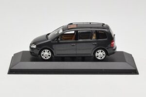Volkswagen Touran 1T Tmavě Zelený Minichamps 1:43 400052101 Kov