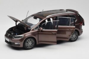 Volkswagen Touran 5T Hnědý Paudi Model 1:18 ZVE000003BRA Kov – obrázek 2 z 8