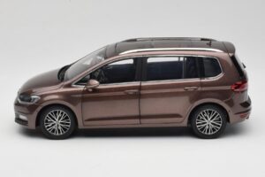 Volkswagen Touran 5T Hnědý Paudi Model 1:18 ZVE000003BRA Kov – obrázek 4 z 8