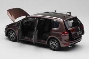 Volkswagen Touran 5T Hnědý Paudi Model 1:18 ZVE000003BRA Kov – obrázek 5 z 8