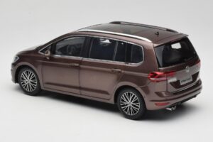 Volkswagen Touran 5T Hnědý Paudi Model 1:18 ZVE000003BRA Kov – obrázek 7 z 8