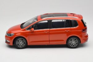 Volkswagen Touran 5T Oranžový Paudi Model 1:18 ZVE000003ORA Kov – obrázek 4 z 8