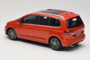 Volkswagen Touran 5T Oranžový Paudi Model 1:18 ZVE000003ORA Kov – obrázek 7 z 8