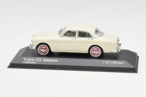 Volvo 121 Amazon Bílý Minichamps 1:43 430171040 Kov