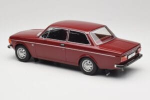 Volvo 142 Tmavě Červený MCG 1:18 MCG18443 Kov – obrázek 5 z 6