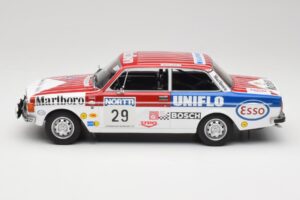 Volvo 142 #29 M. Alen / I. Kivimaki Rally 1000 Lakes 1973 MCG 1:18 MCG18528R Kov – obrázek 3 z 6