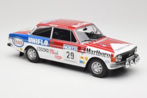 Volvo 142 #29 M. Alen / I. Kivimaki Rally 1000 Lakes 1973 MCG 1:18 MCG18528R Kov – obrázek 4 z 6