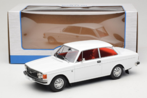 Volvo 142 Bílý MCG 1:18 MCG18445 Kov – obrázek 6 z 6