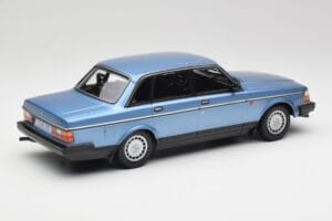Volvo 240 GL Modrý Metalíza Minichamps 1:18 155171404 Kov – obrázek 2 z 6