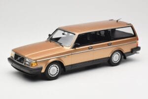 Volvo 240 GL Kombi Gold Metallic Minichamps 1:18 155171415 Kov