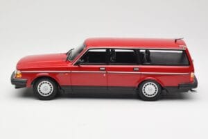 Volvo 240 GL Kombi Červený Minichamps 1:18 155171411 Kov – obrázek 3 z 6