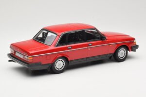 Volvo 240 GL Tmavě Červený Minichamps 1:18 166171401 Kov – obrázek 2 z 6