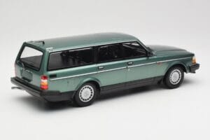 Volvo 240 GL Estate Green Metallic Minichamps 1:18 155171410 Kov – obrázek 2 z 6