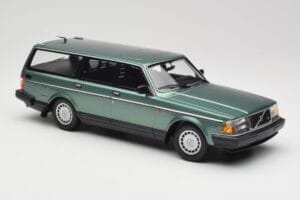 Volvo 240 GL Estate Green Metallic Minichamps 1:18 155171410 Kov – obrázek 4 z 6