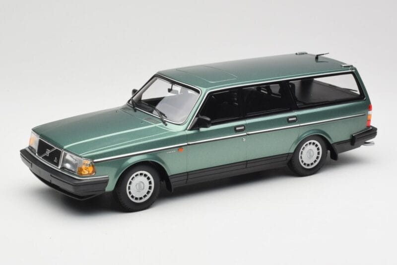 Volvo 240 GL Estate Green Metallic Minichamps 1:18 155171410 Kov