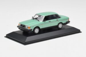 Volvo 240 GL Zelený Metalíza Minichamps 1:43 400171402 Kov – obrázek 2 z 4