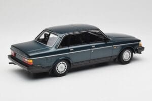 Volvo 240 GL Petrol Metallic Minichamps 1:18 155171407 Kov – obrázek 2 z 6