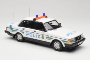 Volvo 240 GL Polis Sweden Minichamps 1:18 155171490 Kov – obrázek 4 z 6