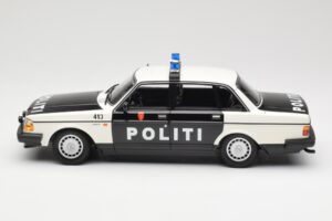 Volvo 240 GL Politi Norway Černý Minichamps 1:18 155171496 Kov – obrázek 3 z 6