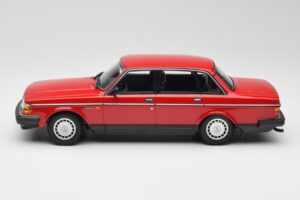 Volvo 240 GL Červený Minichamps 1:18 155171401 Kov – obrázek 3 z 6