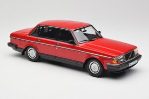 Volvo 240 GL Červený Minichamps 1:18 155171401 Kov – obrázek 4 z 6