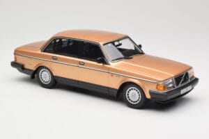 Volvo 240 GL Zlatý Minichamps 1:18 155171405 Kov – obrázek 4 z 6
