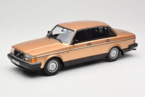 Volvo 240 GL Zlatý Minichamps 1:18 155171405 Kov
